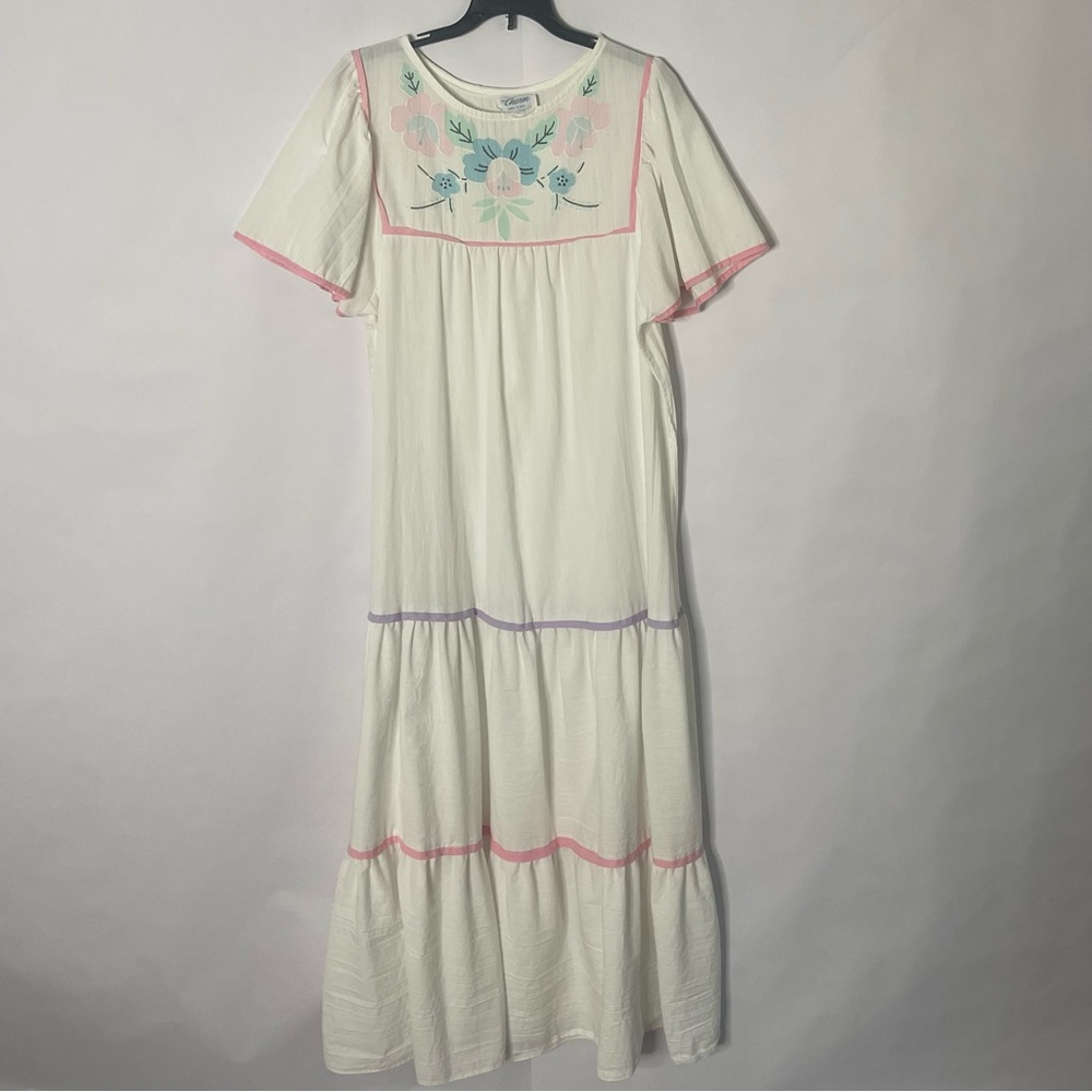 It’s a Charm Vintage floral nightgown women’s Size M maxi tiered cottagecore 60s